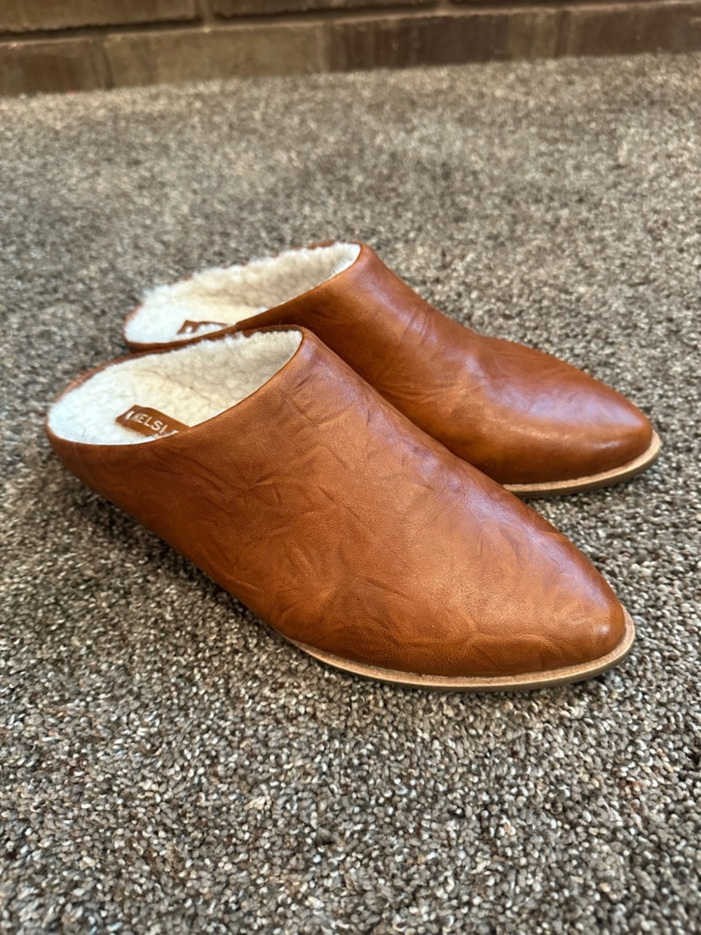 Kelsi Dagger Brooklyn Lock Leather Sherpa Lined Mules Cognac 6.5 NWOB